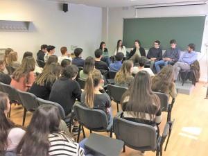 visita unis taula rodona (2)